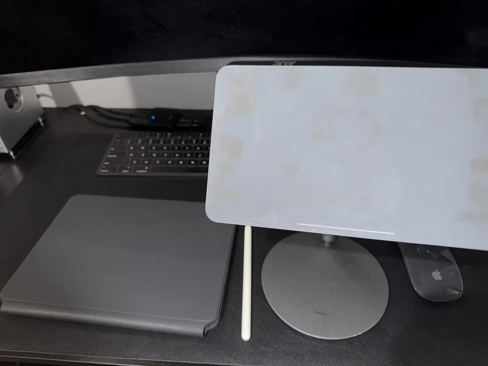 Ipad Accessories - Apple Pencil, Stand, Magic Keyboard iPad Pro 11”, Air 4-5 Gen - Image 1 of 4