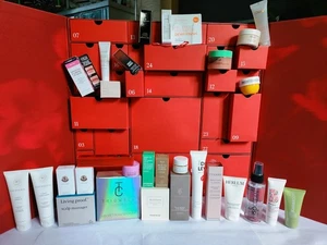 LOOK FANTASTIC Adventskalender 2025 aufgefüllt mit NEU 29 hochwertigen Beauty Produkten - Bild 1 von 24