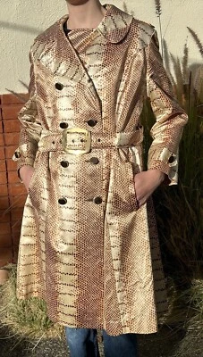 True Vintage 60’s/70’s Patricia Bell Satinado Piel de Serpiente Trench Jacket Cinturón XS-M Foto 1 de 4