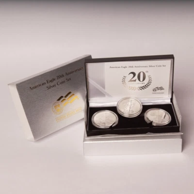 2006 Silver American Eagles 20th Anniversary 3-Coin Set - Image 1 of 3