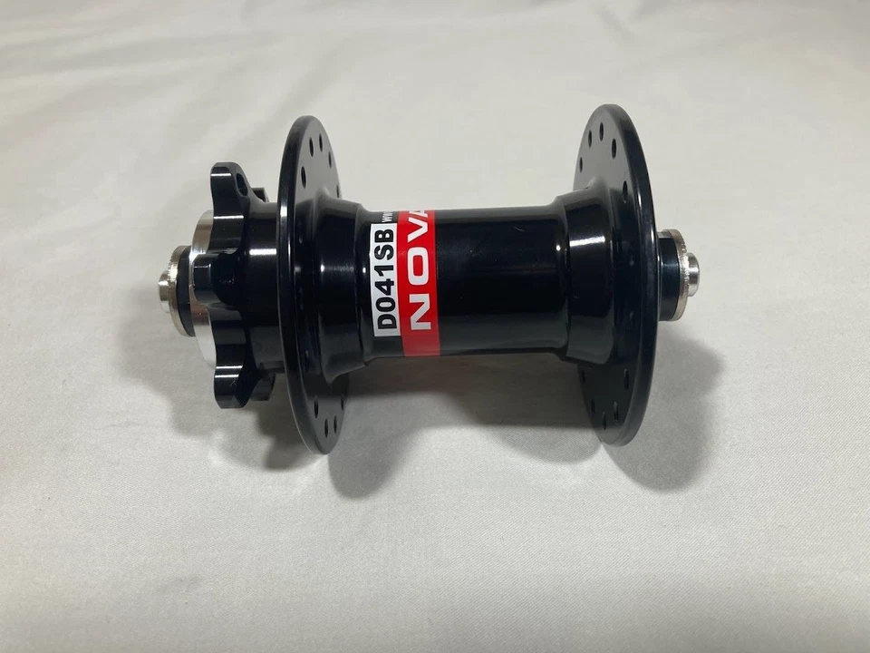 Buje delantero Novatec D041SB (9x108x100 mm) negro 28 orificios para disco MTB Foto 1 de 4