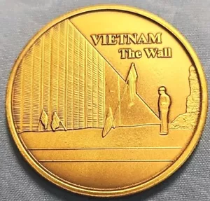 Moneta American Legion Challenge - Vietnam ""Il muro"" NUOVA (in cassetto con gioielli) - Foto 1 di 3