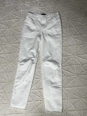 Pantalones chinos Banana Republic Girlfriend para mujer talla 0 altos blancos elásticos Foto 1 de 4