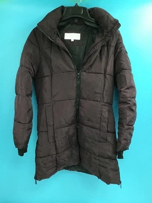 Abrigo acolchado con capucha de piel sintética Madden Girl - talla pequeña para mujer Foto 1 de 4