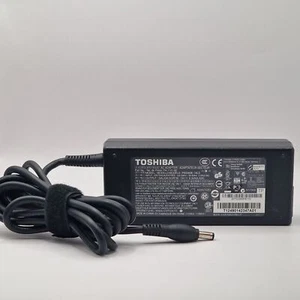 19V 6.32A 120W Genuine TOSHIBA PA5083E-1AC3 PA3717E POWER CHARGER ADAPTER AC UK - Picture 1 of 3