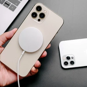 15W Apple Fast MagSafe Wireless Charger for iPhone 16 15 14 13 12 11 X Pro Max - Picture 1 of 7