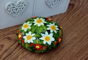 Hand-painted Stone Keepsake Unique Gift "Pretty Garden #12" by Judith Rowe - Picture 1 of 4