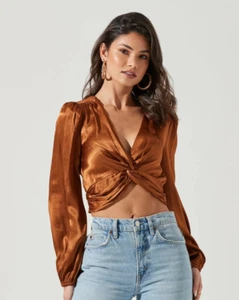 ASTR The Label NWT $98 Cropped Top Twist Front Long Sleeve Blouse Women's size S - Picture 1 of 8