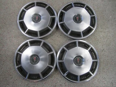 Juego (4) Cubiertas de rueda OEM 1982-1983 13" Pontiac 2000 6000 Phoenix 10023941 5071 Foto 1 de 4