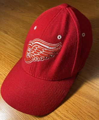 VTG Detroit Red Wings Hat NHL Zephyr Fitted Cap Size 6 7/8 Wool Embroidered - Image 1 of 4