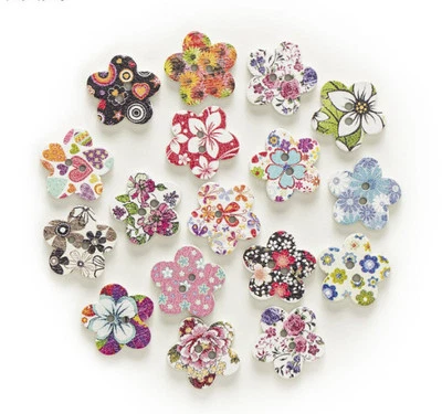 Paquete de 10 botones de madera blanca de 2 agujeros FLORES 11/16" (17 mm) álbum de recortes artesanía (7133) Foto 1 de 2