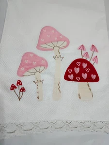 NEU Rachel Zoe VALENTIN PILZ HERZ TISCHLÄUFER Applikation 14x72" Huck Tuch - Bild 1 von 10