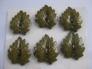 23mm Med Sweet Glossy Etched Olive Green Leaves Craft Sewing Buttons Set 6 - Picture 1 of 6