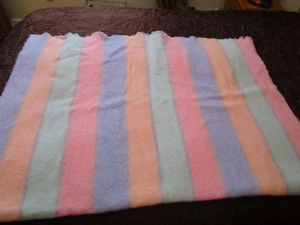 Vintage Wohndecke Streifen Pastelltöne Struktur 90% Wolle Italy 72x49 Fransen - Bild 1 von 11