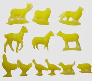 Vintage 1960s Auburn Rubber Plastic Farm Animals Bright Yellow 12 Piece Set READ - Picture 1 of 16