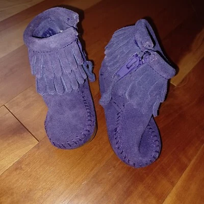 Minnetonka Mocasín Niño Bebé Niña Talla 1 Doble Fleco Cremallera Bota Púrpura Foto 1 de 4