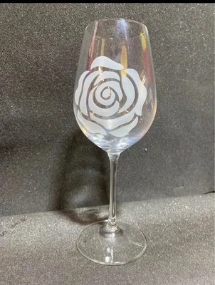 Набор из 30 винных бокалов с матовым розовым дизайном - Изображение 1 из 4