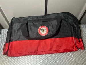 Brentford Football Club Large Holdall Bag with Shoulder Strap Black / Red Zip Up - Picture 1 of 15