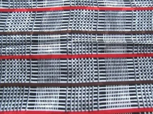 TELA DE SEDA PURA JACQUARD DE 21"" X 44"" y 17×22 BLANCA NEGRA MARRÓN ROJA A CUADROS - Imagen 1 de 1