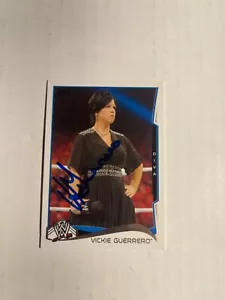 WWE VICKIE GUERRERO Carta firmata RAW SMACKDOWN - Foto 1 di 1
