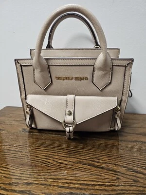 Lindo Monedero Beige, Bolso de Mano Estructurado, Christian Sirano, Detalle de Cremallera Foto 1 de 4