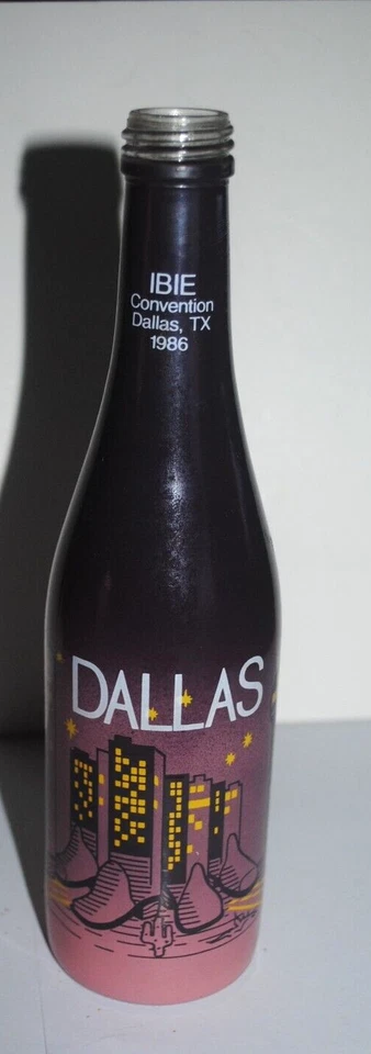 Convención IBIE 1986, Dallas, conmemoración botella de refresco, morado, botas vaqueras skyline Foto 1 de 4