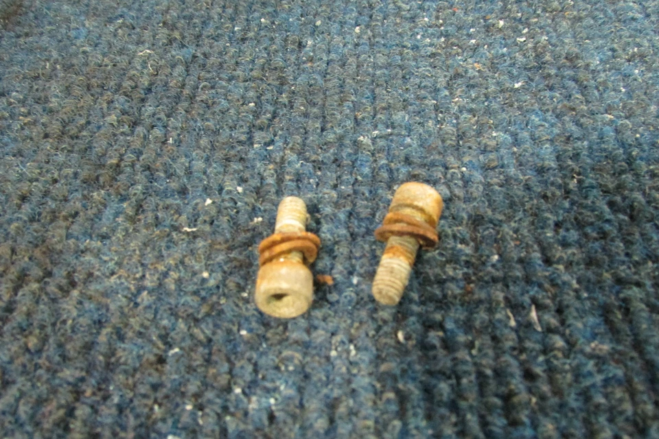 OEM DUCATI INDIANA 650 350 1987 87 CAJA DE FUSIBLES HERRAJES DE MONTAJE Foto 1 de 1