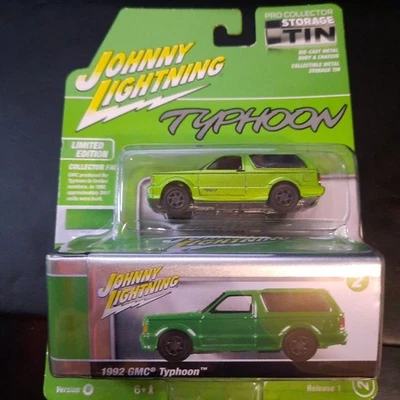 Lata de almacenamiento de coleccionista Johnny Lightning Pro 1992 GMC Typhoon #2 verde nueva 2025 Foto 1 de 3