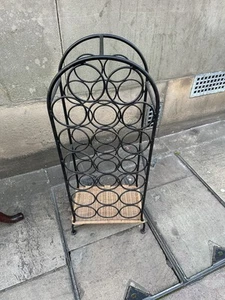 Estante para vino 20 botellas base de mimbre de hierro forjado negro  - Imagen 1 de 3