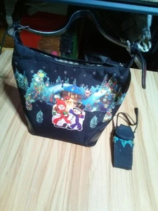 Christmas Purse With Santa, Snowwoman And Snowman With Wristlet - Picture 1 of 4