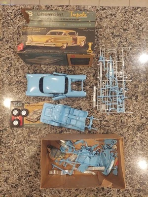 AMT 1958 58 Chevy Chevrolet Impala Model Car Kit 1/25 Vintage 2758 200 GUM Tires - Image 1 of 4