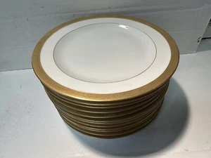 12 Magnificent Gold Encrusted 10" Dinner Plates Hutschenreuther Selb LHS Bavaria - Picture 1 of 18