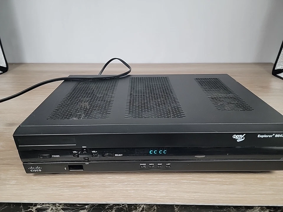 Cisco Explorer 8642HDC Digital Video TV Tuner Receiver HD DVR Set-Tops - Image 1 of 4