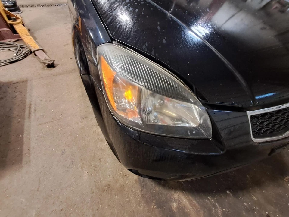 Conjunto de faros derechos usados se adapta a: Kia Rio 2011 desde 13/07/2009 ámbar letrero exterior Foto 1 de 4