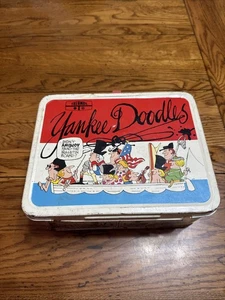 Fiambrera metálica Yankee Doodles 1976 en muy buena condición - tira cómica LA Times - sin termo - Imagen 1 de 9