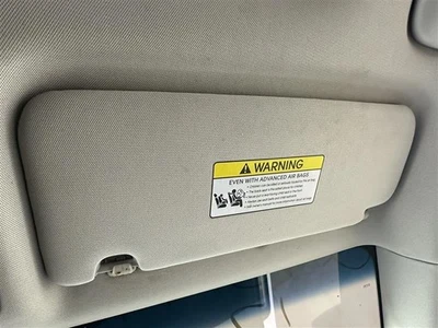 Солнцезащитный козырек для правостороннего пассажира подходит для 17-20 CADENZA 2628495 - Изображение 1 из 4