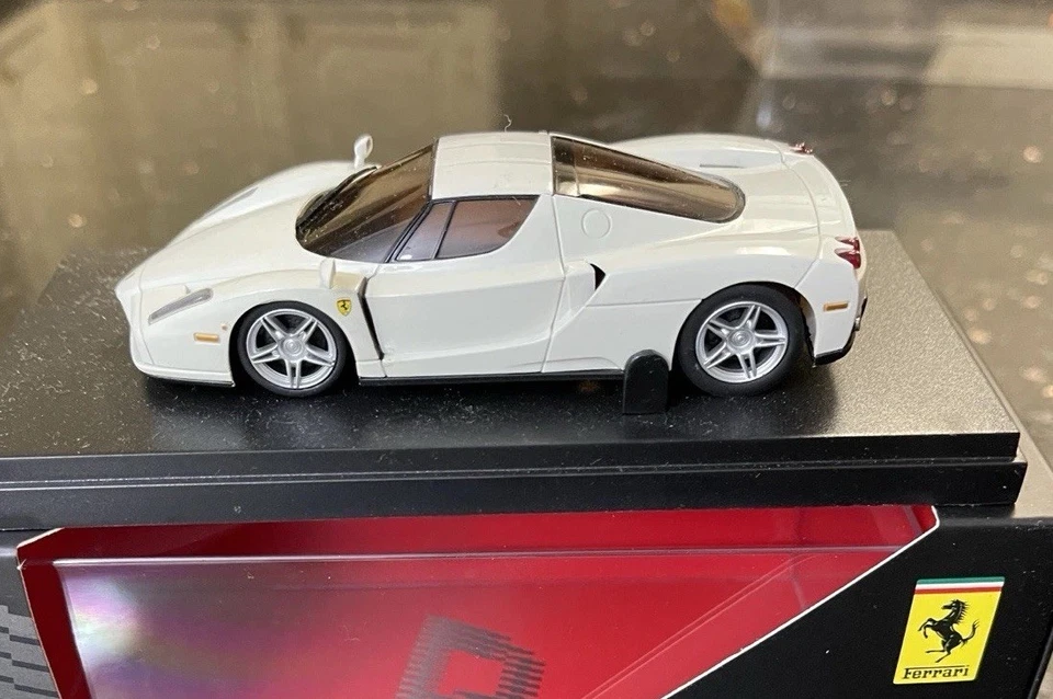 Kyosho 1/43 Enzo 法拉利  — 第 1/4 张图片