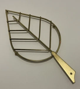 Brass Trivet Leaf Shaped Kitchen King Made in Japan Vintage - Picture 1 of 8