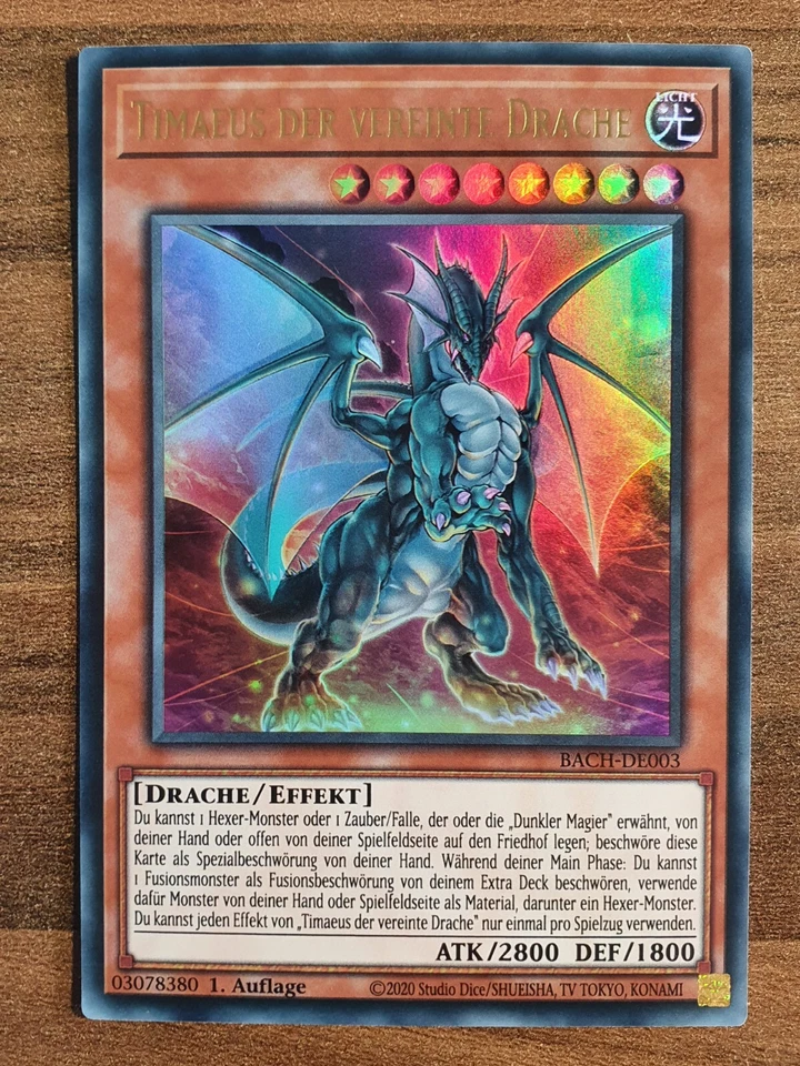 Yu-Gi-Oh! BACH-DE003 Timaeus der Vereinte Drache Ultra Rare NM 1st Ed - Bild 1 von 1