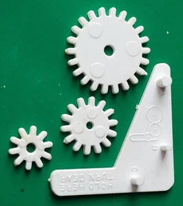 1962 Premium Cracker Jack Prize Spielzeug Snap Together drei Drehräder - Bild 1 von 2