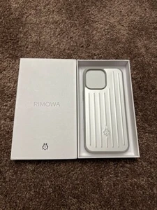 Rimowa Silver Aluminum Case for iPhone 15 Pro Max - Zdjęcie 1 z 4
