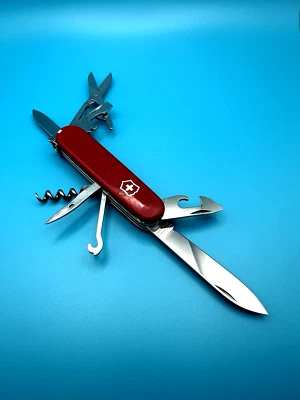 Victorinox Climber Swiss Army Knife – 14 Function 91mm Multi-Tool - Image 1 of 4