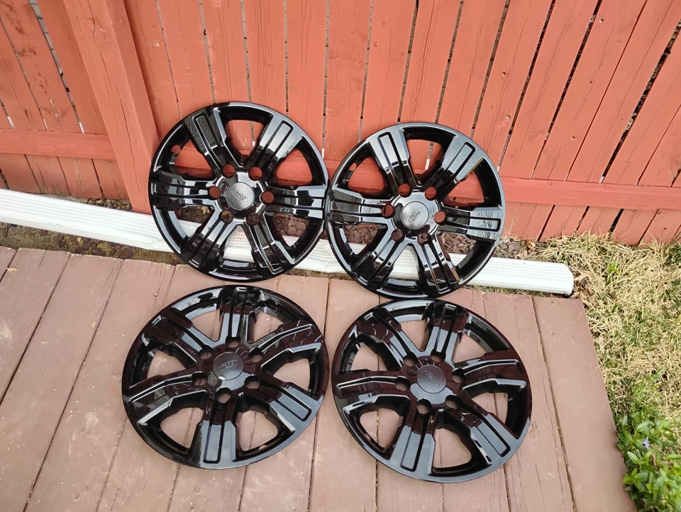 Juego de 4 cubiertas de rueda negras brillantes Ford Ranger 2019-2023 XL/XLT 17" Foto 1 de 4