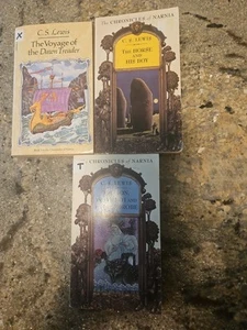 THE CHRONICLES OF NARNIA 3 Book Lot CS LEWIS Books 2 3 And 5 - Imagen 1 de 2