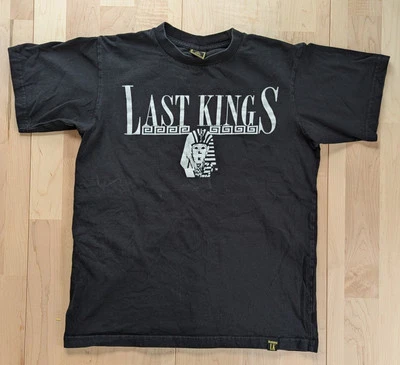 Camiseta Last Kings Preta Gráfica Egípcia Tamanho Médio Hip Hop Pharaoh  - Imagem 1 de 4