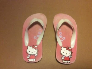 Hello Kitty Flip Flops Size 6/7 (175mm) Used - Picture 1 of 9