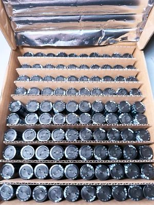 Caja 100 PIEZAS CD261 LK Jianghai 120uF 400V 18x31.5mm Condensador Electrolítico 12kHr Foto 1 de 4