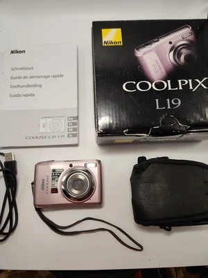 Nikon Coolpix L19 8.0MP Rosa Digital Kamera Getestet Beschreibung Lesen - Bild 1 von 4