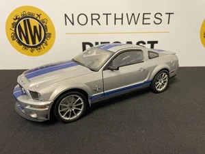 Modelo de coche Shelby GT500KR 2008 Shelby coleccionables escala 1:18 - Imagen 1 de 5