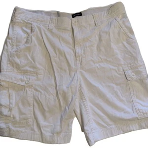 St Johns Bay Size 40 Mens Comfort Cargo Shorts White - Picture 1 of 3